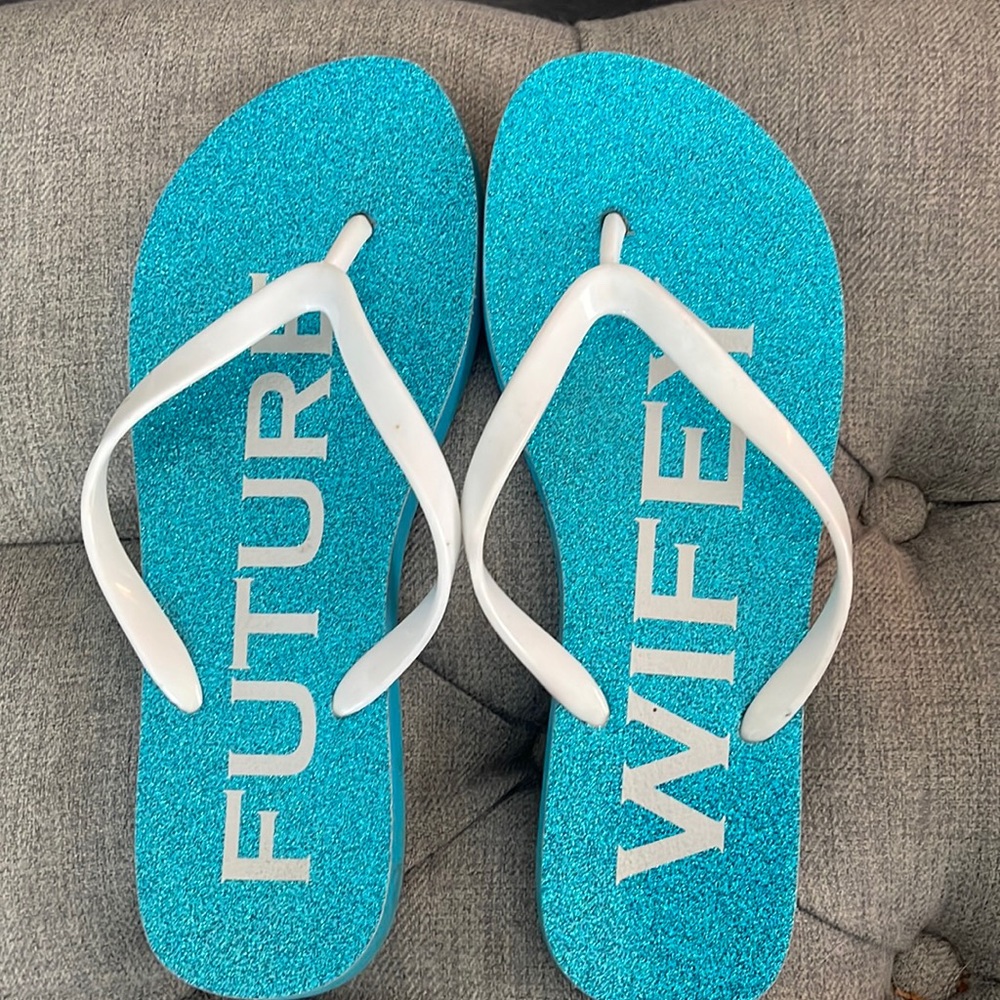 Size 8.5 Flip Flops